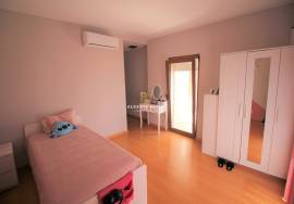 3 BEDROOM TOWNHOUSE WITH GARAGE WITH LEISURE AREA - PENINA