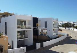 FOR SALE - LUXURY VILLA T4+1 WITH GARAGE AND SWIMMING POOL
