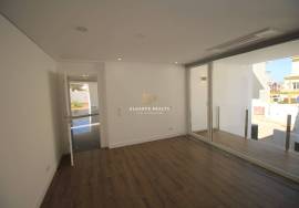 FOR SALE - LUXURY VILLA T4+1 WITH GARAGE AND SWIMMING POOL