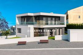 3+1 BEDROOM VILLA WITH GARAGE AND POOL
