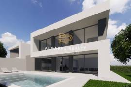 3+1 bedroom villa with pool and garage 5 min from the beaches Ferragudo