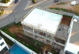 3+1 bedroom villa with pool and garage 5 min from the beaches Ferragudo