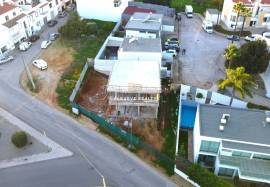 3+1 bedroom villa with pool and garage 5 min from the beaches Ferragudo