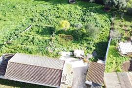 Single storey house with land of 1680m2 - Investment opportunity Single storey house with land of 1680m2 - Investment opportunity