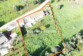 Single storey house with land of 1680m2 - Investment opportunity