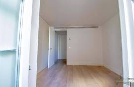 Lisbon Santa Catarina – Elegant 2-Bedroom Apartment with Sunny Terrace and Two Suites