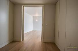 Lisbon Santa Catarina – Elegant 2-Bedroom Apartment with Sunny Terrace and Two Suites