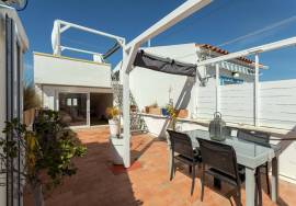 Santa Luzia, traditional refurbished village house with 3 bedrooms and fantastic top terrace
