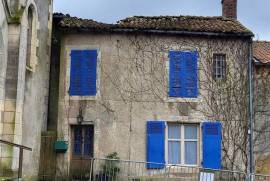 For Sale - 3 Bed House with attached Garden in Moulismes - Vienne