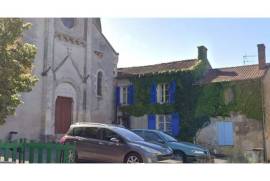 For Sale - 3 Bed House with attached Garden in Moulismes - Vienne