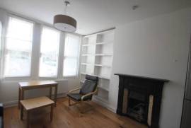 2 bed flat to rent Rathcoole Gardens, Crouch End N8
