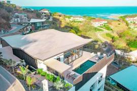 Casa Mar De Paraiso: Modern Design with Unrivaled Views
