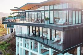 Casa Mar De Paraiso: Modern Design with Unrivaled Views
