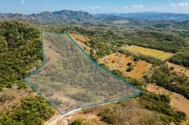 Educarte Parcel, 2 min away from Educarte: Welcome to this extraordinary opportunity in Huacas!