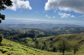 Clover Fields: Prime Development Land with Spectacular Views and Endless Potential near Monteverde