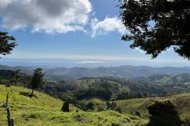 Clover Fields: Prime Development Land with Spectacular Views and Endless Potential near Monteverde