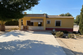 3 Bed Villa in Sax with Pool walking distance to town