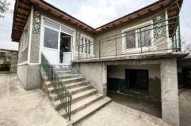 2-bed house and garage near Varna and the beach
