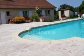 Dpt Dordogne (24), à vendre LANOUAILLE maison plain pied P5 de 140 m² - Terrain de 54 809,00 m²