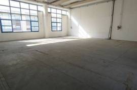 Hangar - Bolzano-Zona industriale. Storage hall with office, apartment and terrace