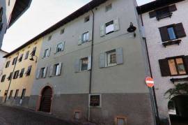Caldonazzo, das historische Zentrum in einer renovierten Drei-Zimmer-Wohnung