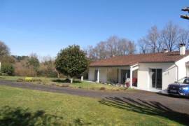 €202125 - Bungalow With A Guest Cottage And Woodland