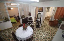 House with 3+1 Bedrooms - Ribeirinha - Ribeira Grande