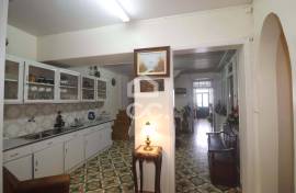 House with 3+1 Bedrooms - Ribeirinha - Ribeira Grande