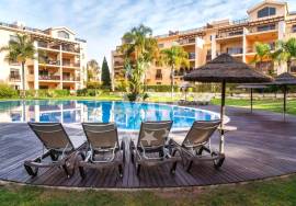 MAGNIFICENT THREE BEDROOMS TRIPLEX APARTMENT IN THE HEART OF VILAMOURA