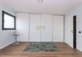 Excellent Independent Residence with Views of the Countryside and Mountain