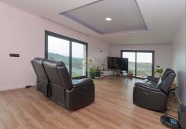 Excellent Independent Residence with Views of the Countryside and Mountain