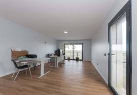 Excellent Independent Residence with Views of the Countryside and Mountain