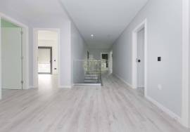 Excellent Independent Residence with Views of the Countryside and Mountain