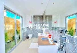 Very rare Rooftop Penthouse 150 sq.m. Habitable + 350 sq.m. Terrace and 360 degree Views in Albufeira, Olhos de Água