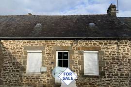 Habitable Country House with Outbuilding
