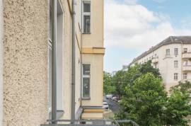 Fully furnished & newly renovated 2,5 room apartment with a balcony close to Mauerpark