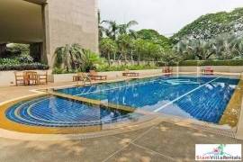 Somkid Gardens | Elegant Four Bedroom Condo for Rent with City Views in Lumphini