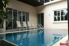 Promphan Park | Rent this Five Bedroom with Private Swimming Pool in Prawet, Bangkok