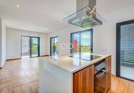 3 bedroom apartment in condominium with swimming pool. 3 bedroom apartment in condominium with swimming pool.