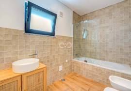 3 bedroom apartment in condominium with swimming pool. 3 bedroom apartment in condominium with swimming pool.