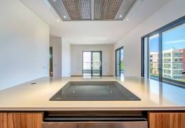 3 bedroom apartment in condominium with swimming pool. 3 bedroom apartment in condominium with swimming pool.