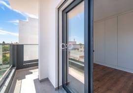 3 bedroom apartment in condominium with swimming pool. 3 bedroom apartment in condominium with swimming pool.