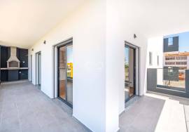 3 bedroom apartment in condominium with swimming pool. 3 bedroom apartment in condominium with swimming pool.