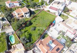 Urban land for detached villa and swimming pool