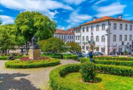 2 Buildings in the Heart of the City of Viseu