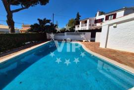 VILAMOURA - TWO BEDROOM VILLA WITH  PRIVATE POOL AND GARDEN