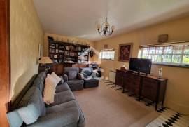 Detached house T-7 in a quiet area of Marinha Grande.