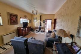 Detached house T-7 in a quiet area of Marinha Grande.