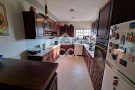 Detached house T-7 in a quiet area of Marinha Grande.