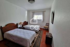 Detached house T-7 in a quiet area of Marinha Grande.